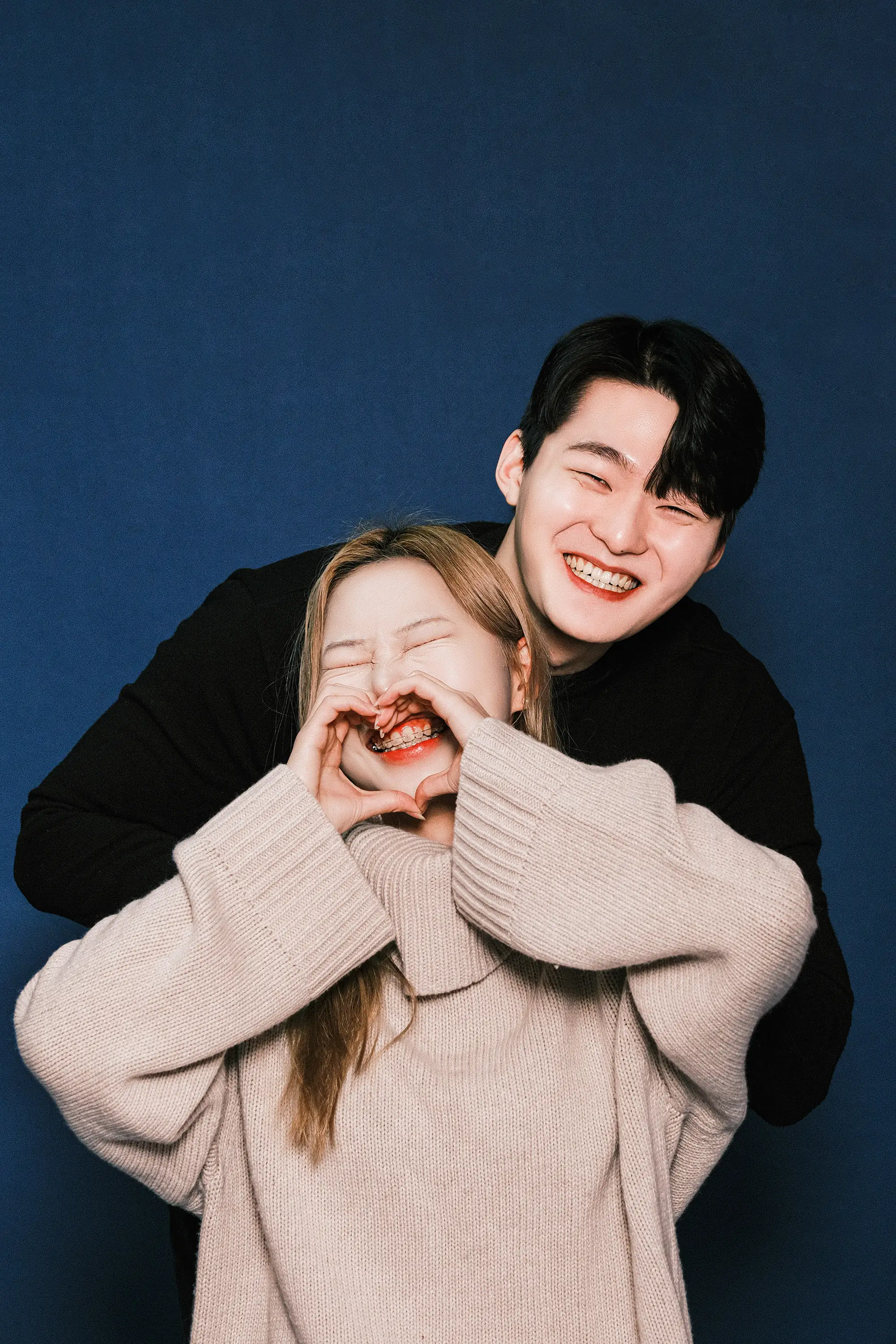 빛바랜 사진관x아워모먼츠 대표 촬영 이미지